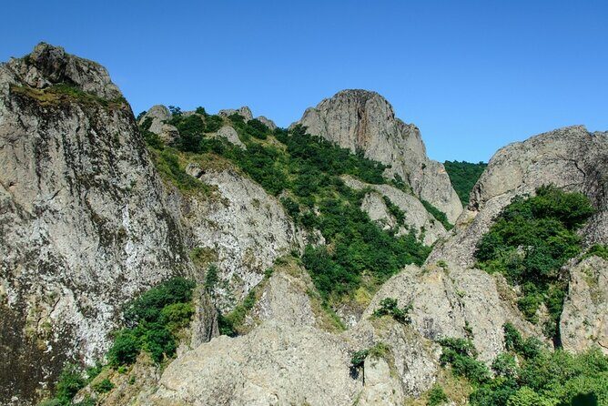 1 day hiking in Birtvisi Canyon from Tbilisi - The fortress plan at Deda-tsikhe and Sheupovari