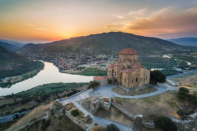 3 Days Georgia Tour package - Guide and Vehicle: When Friendliness Meets Real Timing