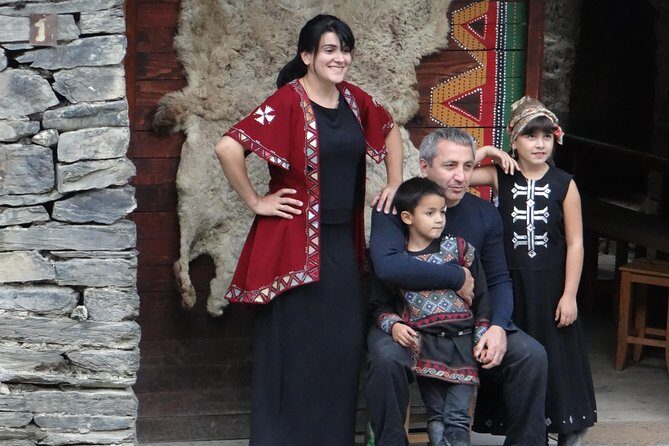 7-day hiking expedition to Tusheti through the Atsunta pass - Day 5: Dartlo to Kvavlo—an easier morning, stone-house night