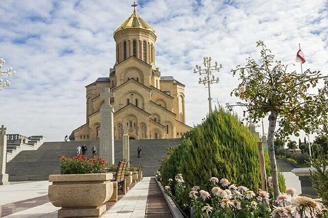 8-Day All About Georgia Tbilisi Guided Tour with Accommodation - Borjomi to Vardzia: Cable Car Views, Rabati Castle, and a 12th-Century Cave City