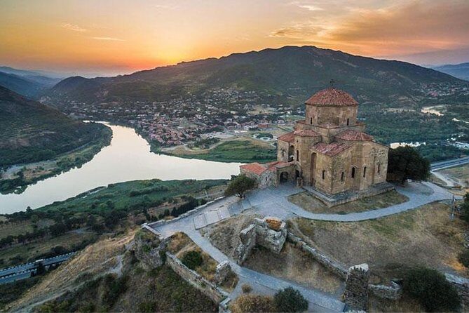 8-Day Private Tour around Georgia - Mtskheta and Kazbegi: UNESCO Churches and the Gergeti Trinity Stop