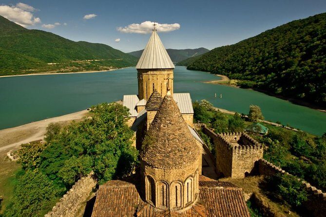 Ananuri-Gudauri-Kazbegi Full Day - Stepantsminda and the Mount Kazbek area: Khevi’s hub