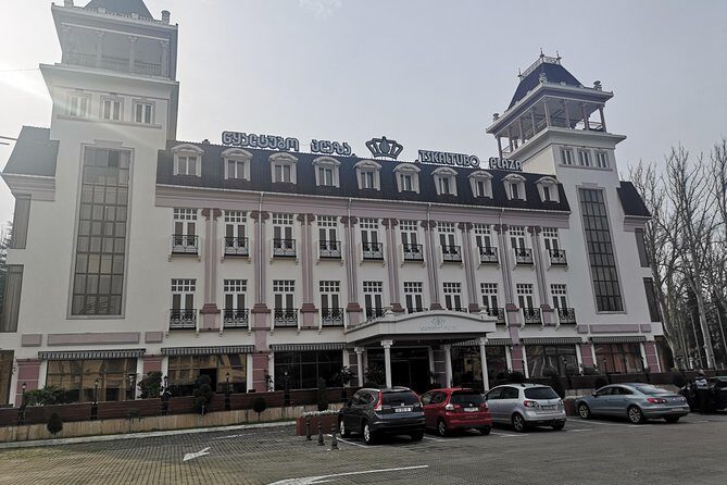 Explore Georgia in 5 days - Guide Experience and Group Size: Why Private Feels Easier Here
