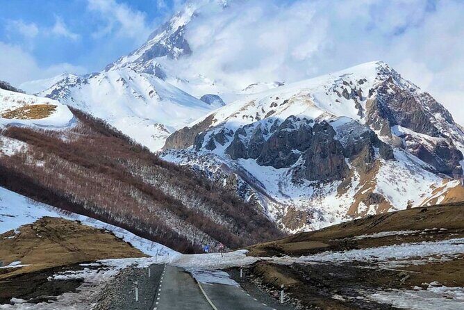 From Tbilisi to Gudauri Ski Resort, Zhinvali, Ananuri Day Trip - From Tbilisi to Gudauri in One Long Day (and Why That Works)