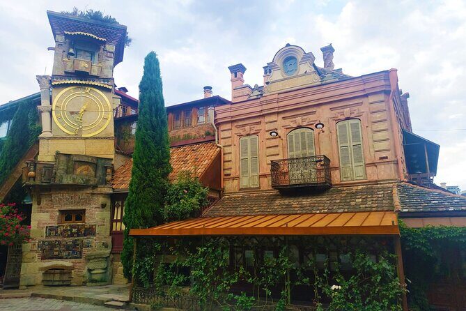 Full Day Tbilisi City Tour with Wine Tasting & Cable Car Ride - Old Town Tbilisi: Where the City Feels Like a Living Place