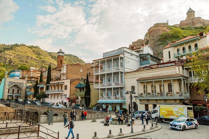 Fun Walking Tour of Old Tbilisi - Getting Oriented at Liberty Square