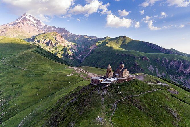 Kazbegi and Khinkali - the ultimate mountain experience tour - The guide and the small-group setup: where the experience gets personal
