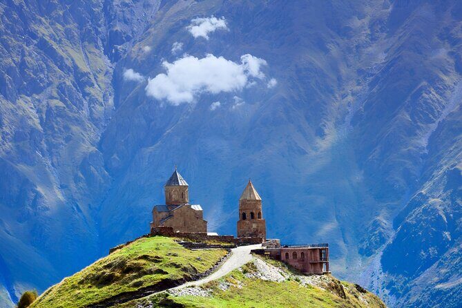 Magical Kazbegi Gudauri & Ananuri DayTrip GuidedTour from Tbilisi - Stop 4: Zhinvali Dam and Turquoise Water Views