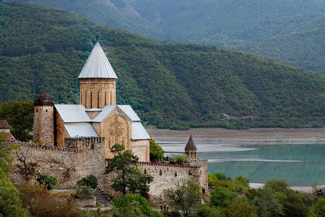 Private 1-Day Tour to Kazbegi & Gergeti Trinity Church - Gveleti Waterfall: the final payoff on the way back