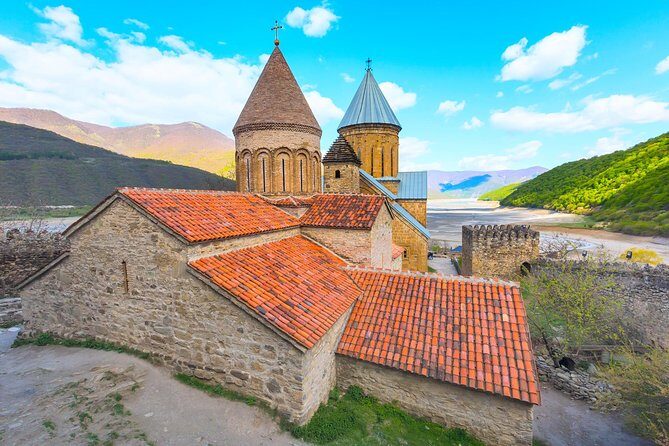 Private 3-Day Tours & Transfers from Tbilisi to Top Georgia Spots - Bridge of Peace: A Modern Photo Stop Over the Kura