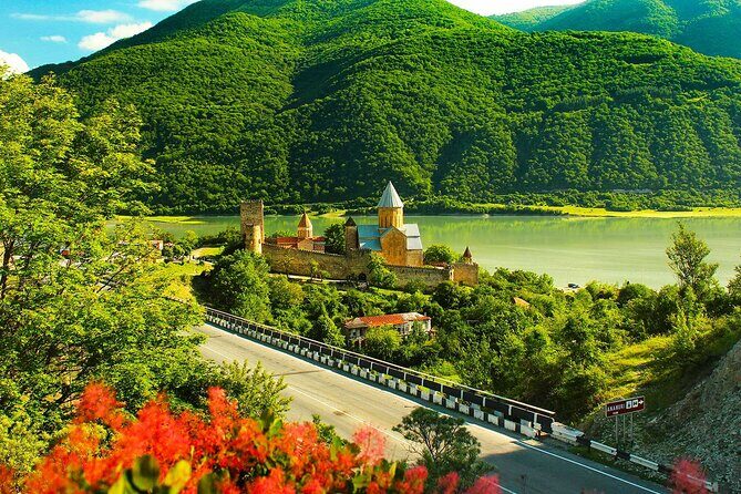 Private day Tour from Tbilisi to Kazbegi and Gudauri - How this Tbilisi to Kazbegi and Gudauri day tour actually runs