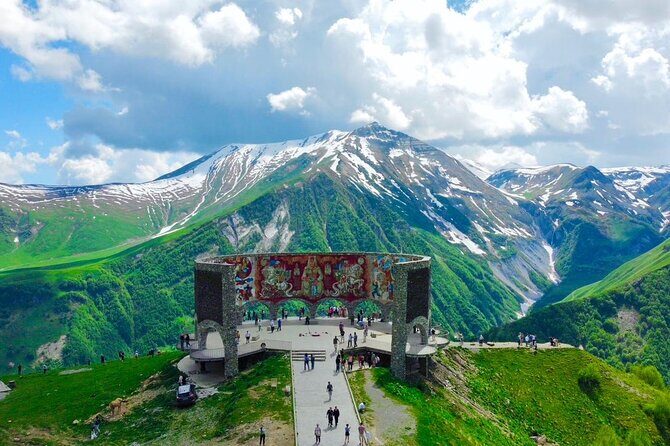 Private Kazbegi and Gudauri Mountain Tour - Ananuri Castle Ensemble: The Aragvi River Fort You Can Actually See