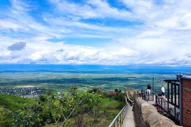 Secrets of Kakheti: Wine & Home-Cooked Lunch - Stop 5: Kindzmarauli Corporation Wine House for a second guided tasting