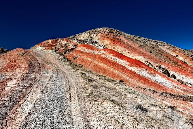 Three day hiking tour to Kakheti region with two overnight stays in Sighnaghi - David Gareja: caves, a short climb, and real wine country