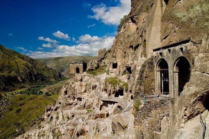 Virtual tour to Georgia - What you’ll see: churches first, then history, then nature