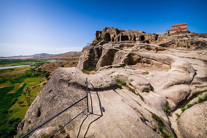Virtual tour to Georgia - Gergeti Trinity church: another viewpoint, another vibe